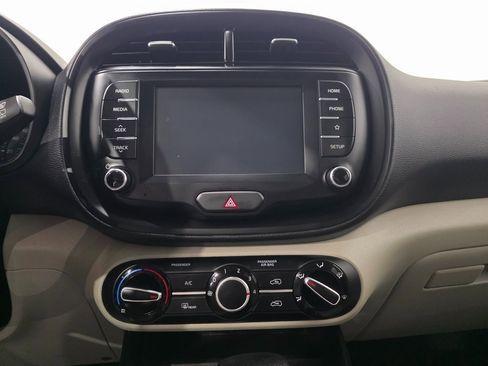 Used 2021 Kia Soul LX image 14