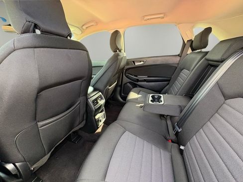Used 2019 Ford Edge SE image 29