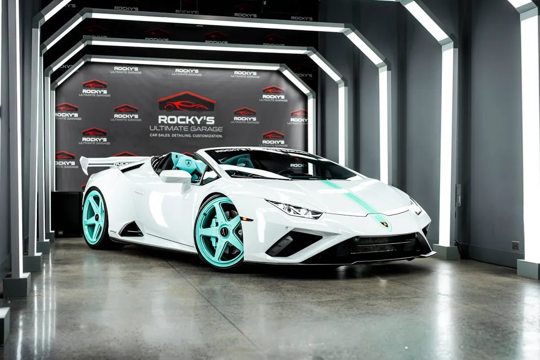 Used 2022 Lamborghini Huracan EVO RWD image 1