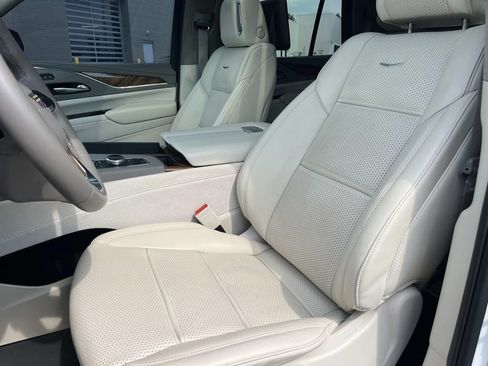 Certified 2023 Cadillac Escalade Sport Platinum w/ LPO, ONYX Package AWD/4WD image 31