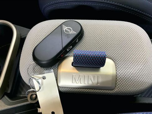 Used 2025 MINI Cooper S FWD image 14