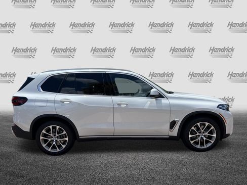 Used 2026 BMW X5 xDrive40i AWD/4WD image 11