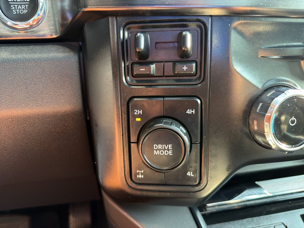 Certified 2024 Ford F250 Lariat w/ Lariat Ultimate Package AWD/4WD image 34