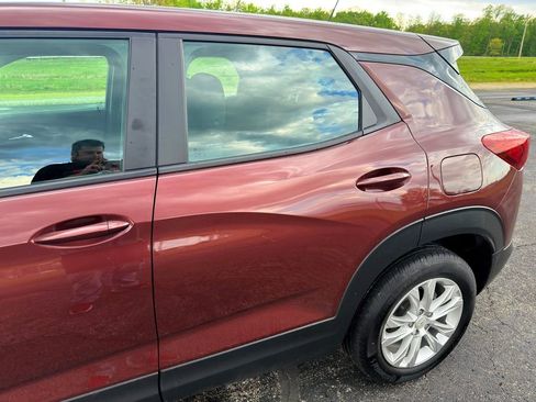 Used 2023 Chevrolet TrailBlazer LS FWD image 12