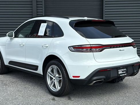 Certified 2025 Porsche Macan image 3