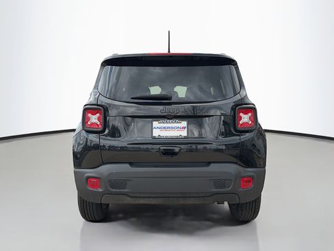 Used 2023 Jeep Renegade Latitude AWD/4WD image 17