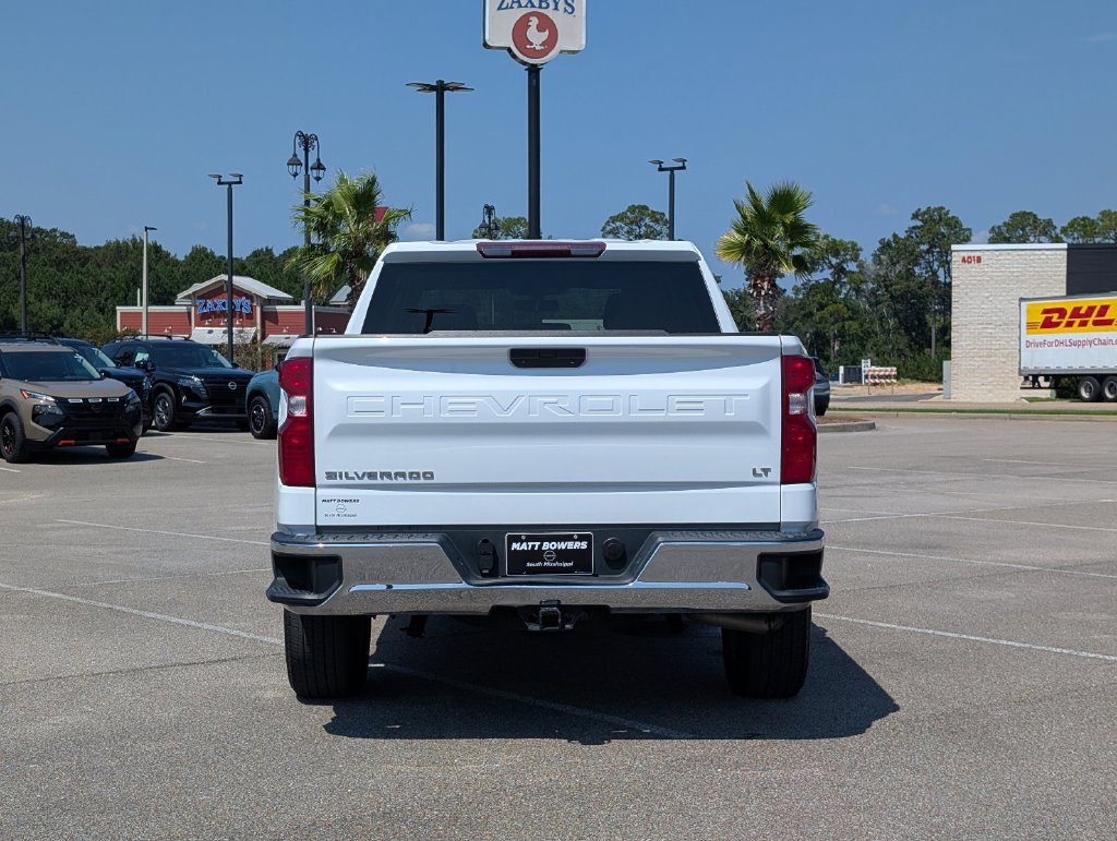 Used 2022 Chevrolet Silverado 1500 LT AWD/4WD image 4