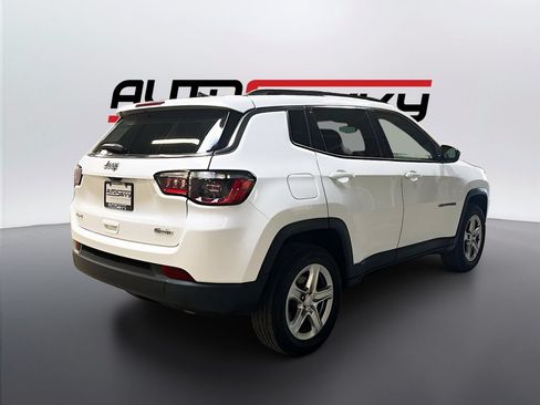 Used 2024 Jeep Compass Latitude w/ Altitude Special Edition AWD/4WD image 7