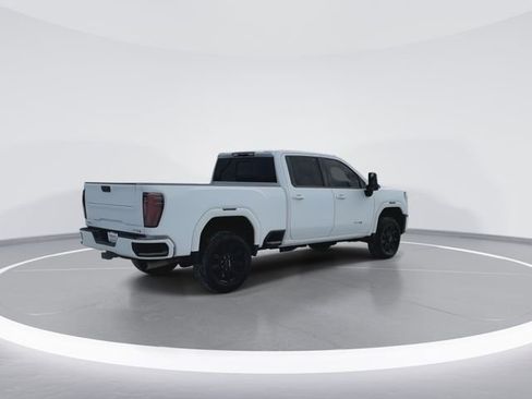 Used 2024 GMC Sierra 2500 AT4 w/ AT4 Preferred Package AWD/4WD image 8