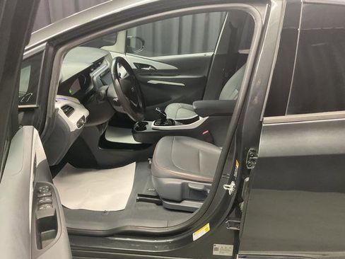 Used 2020 Chevrolet Bolt Premier w/ Infotainment Package image 7