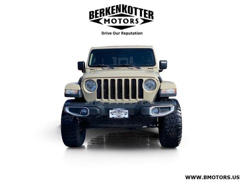 Used 2020 Jeep Gladiator Sport w/ Quick Order Package 24S AWD/4WD image 2