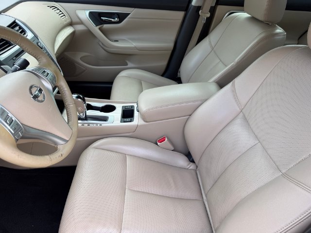 Used 2017 Nissan Altima 2.5 SL w/ 2.5 Technology Package FWD image 7