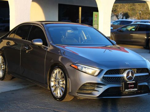 Used 2022 Mercedes-Benz A 220 image 2