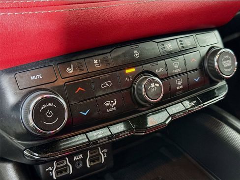 Used 2022 Dodge Durango R/T w/ Blacktop Package AWD/4WD image 17