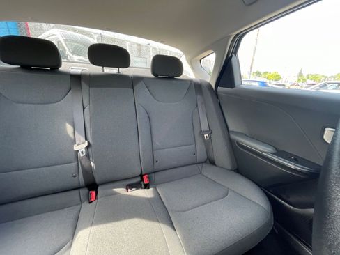 Used 2025 Kia K4 LXS image 36