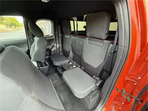 Used 2016 Toyota Tacoma TRD Off-Road w/ Towing Package AWD/4WD image 13