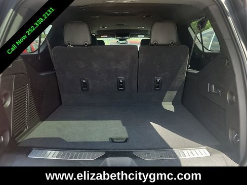 Used 2025 GMC Yukon XL Denali AWD/4WD image 6