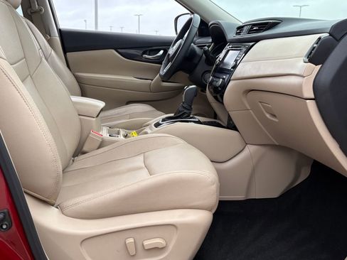 Used 2020 Nissan Rogue SL w/ Premium Package image 42