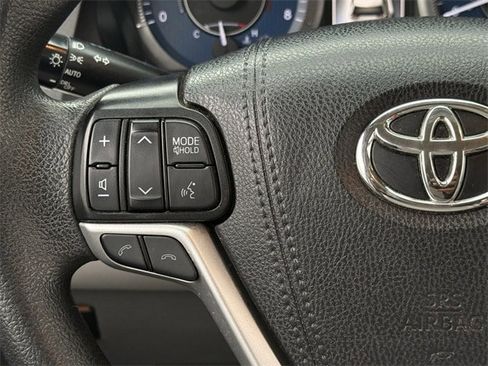 Used 2019 Toyota Sienna LE image 12
