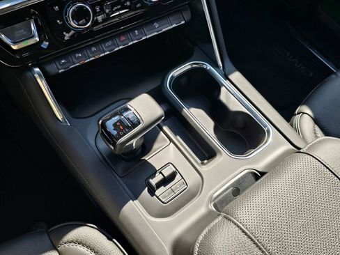 New 2026 GMC Sierra 1500 Denali AWD/4WD image 24