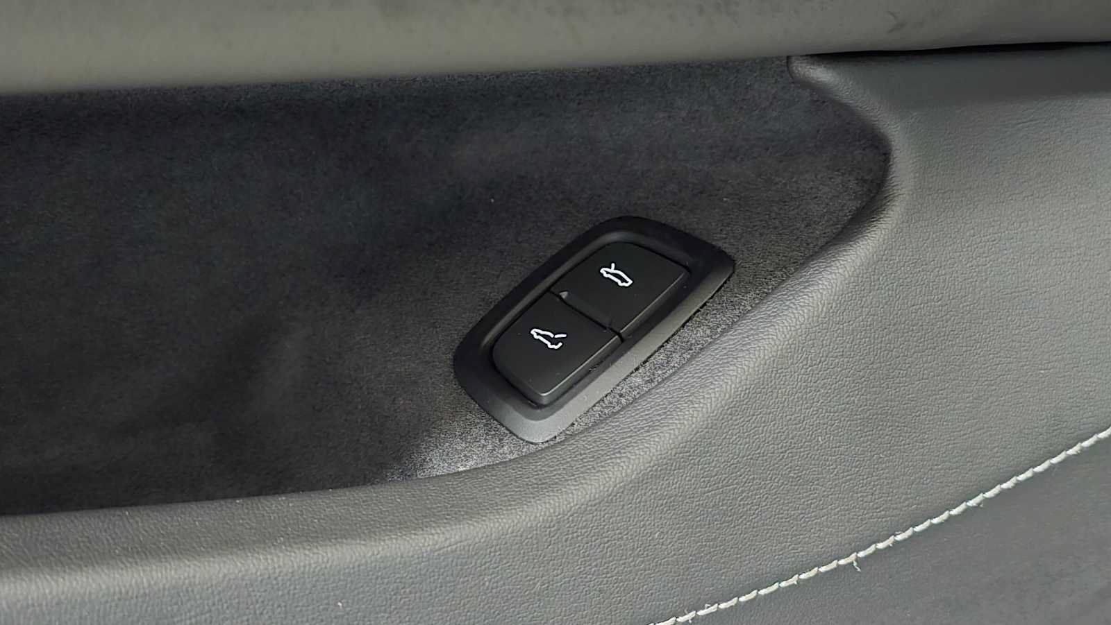 Used 2026 Chevrolet Corvette Stingray Coupe w/ 1LT RWD image 24