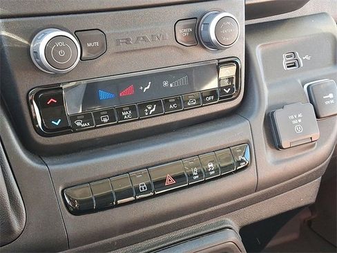 Used 2024 RAM ProMaster 2500 w/ Safety Group image 11