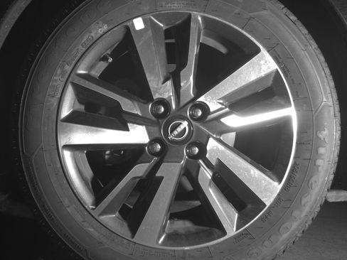 Used 2025 Nissan Versa SV image 12