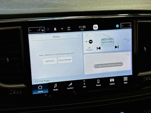 Used 2023 Chrysler Pacifica Limited w/ Uconnect Theater Family Group FWD image 17