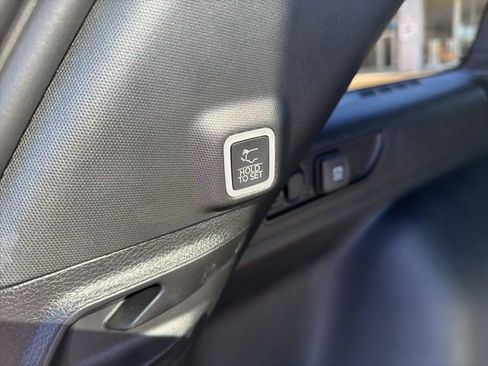 Used 2025 Jeep Grand Cherokee Altitude RWD image 21