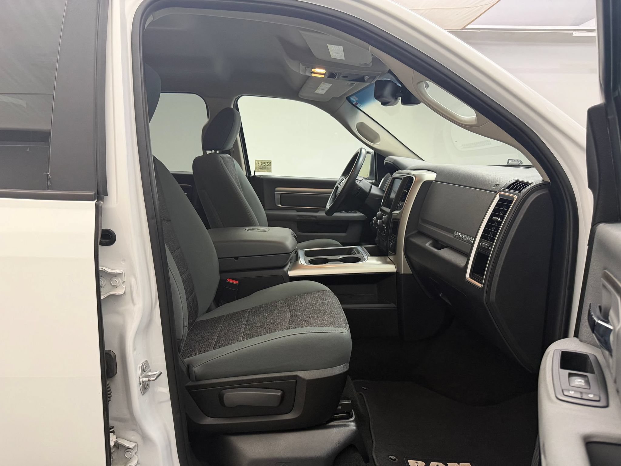 Used 2016 RAM 1500 Big Horn RWD image 24
