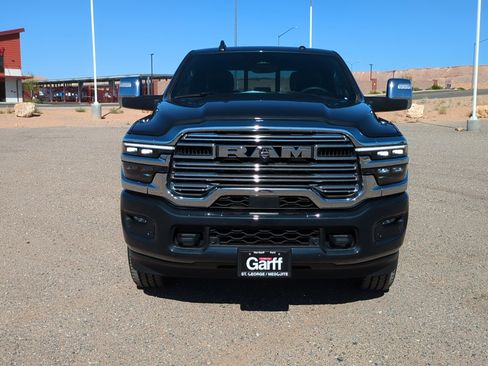 Used 2025 RAM 2500 Laramie AWD/4WD image 11
