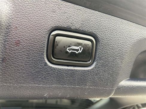 Used 2024 Hyundai Palisade Limited image 11