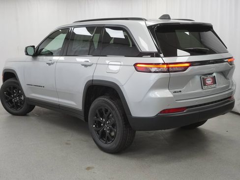 New 2026 Jeep Grand Cherokee Altitude AWD/4WD image 13