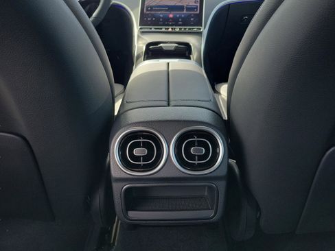 Certified 2022 Mercedes-Benz C 300 4MATIC Sedan image 11