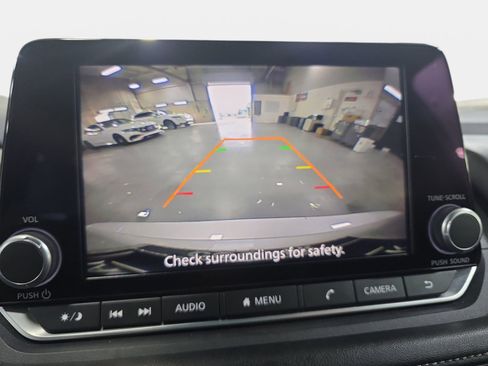 Used 2024 Nissan Rogue S FWD image 22