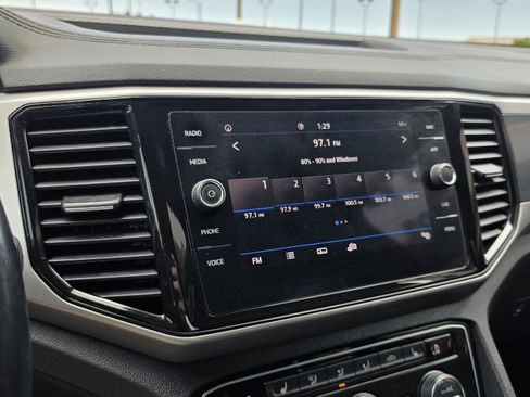 Used 2020 Volkswagen Atlas Cross Sport SEL image 19