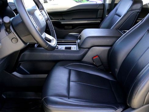 Used 2024 Ford Expedition Max XLT image 10