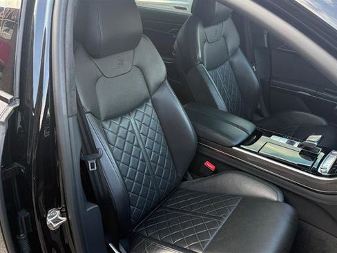 Used 2020 Audi S8 L image 30
