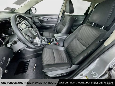 Used 2019 Nissan Rogue SV FWD image 20