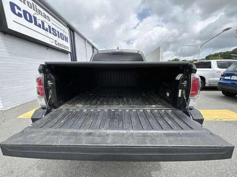 Used 2020 Toyota Tacoma TRD Sport AWD/4WD image 20