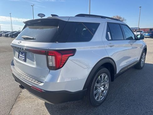 New 2026 Ford Explorer Active w/ Active Comfort Package image 5