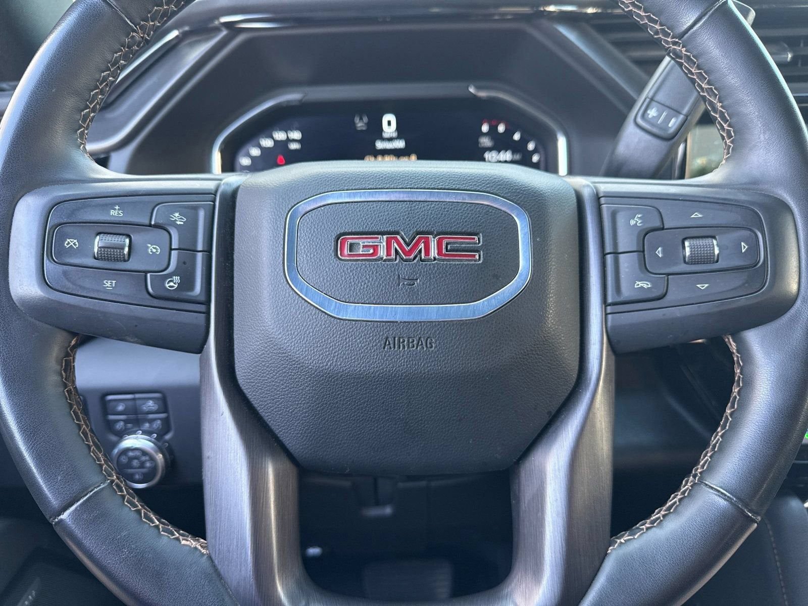 Used 2025 GMC Sierra 2500 AT4 w/ Technology Package AWD/4WD image 26