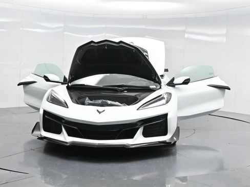 New 2025 Chevrolet Corvette Z06 w/ Z07 Performance Package RWD image 33