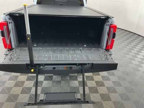 Certified 2024 Ford F450 Platinum w/ FX4 Off-Road Package AWD/4WD image 8