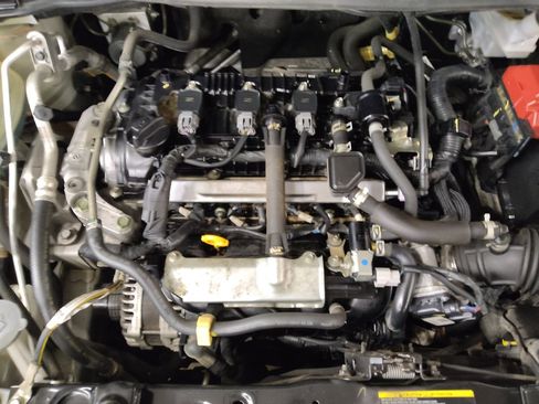 Used 2022 Nissan Versa S FWD image 30