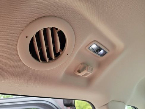 Used 2020 Ford Explorer Limited RWD image 33