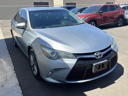 Used 2015 Toyota Camry SE FWD image 4