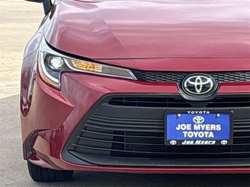 Used 2025 Toyota Corolla LE image 5
