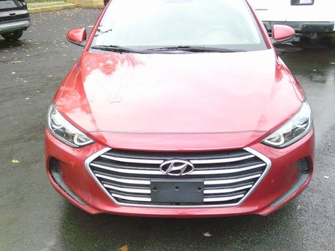 Used 2017 Hyundai Elantra SE image 2