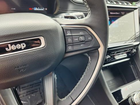 New 2025 Jeep Grand Cherokee Laredo X w/ Luxury Tech Group I AWD/4WD image 23